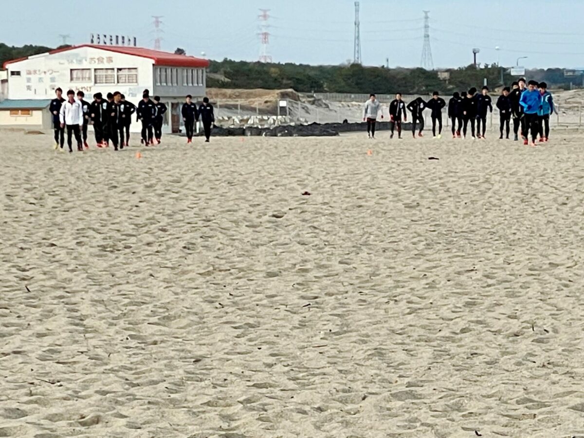 砂浜トレーニングを行いました 埼玉栄中学 高等学校